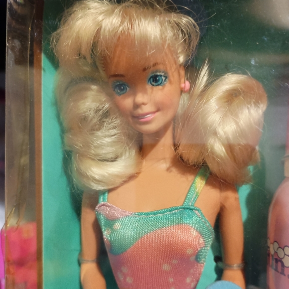 Bath Magic & Bathtime Fun Barbie Bundle - Picture 3 of 13